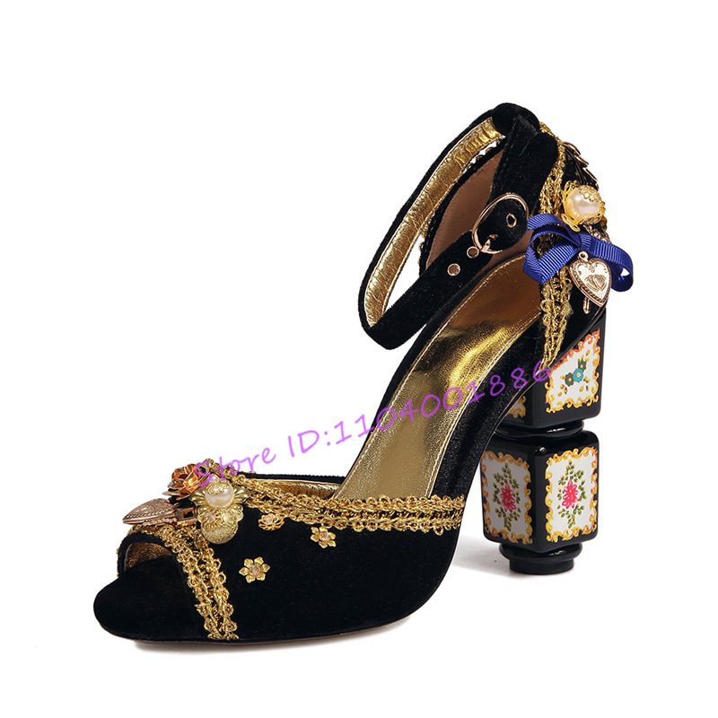 Luxury Gold Embroidered Velvet - Ethnic Fashion Runway 리뷰 및 가격