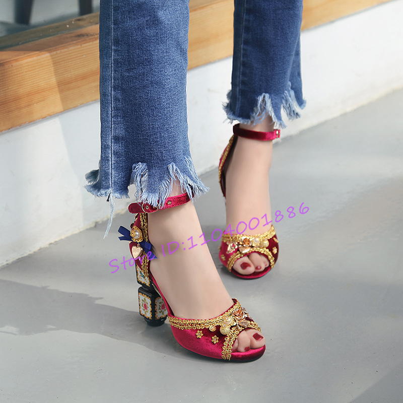 Luxury Gold Embroidered Velvet - Ethnic Fashion Runway 리뷰 및 가격